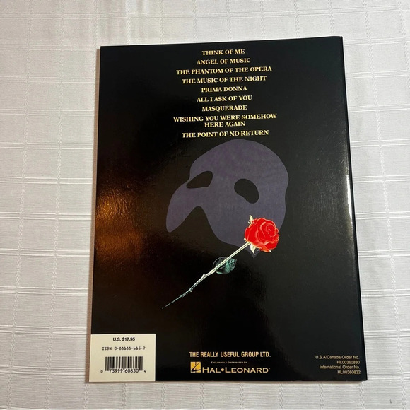 Vintage Andrew Lloyd Webber’s Phantom of the Opera Songbook with Photos - Picture 2 of 7